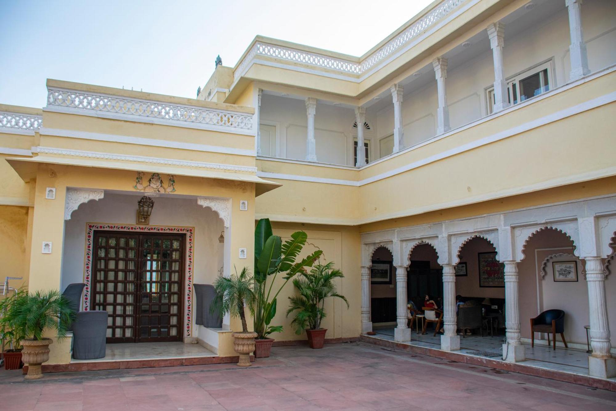 Homestay Titardi Garh- 18th Century Castle