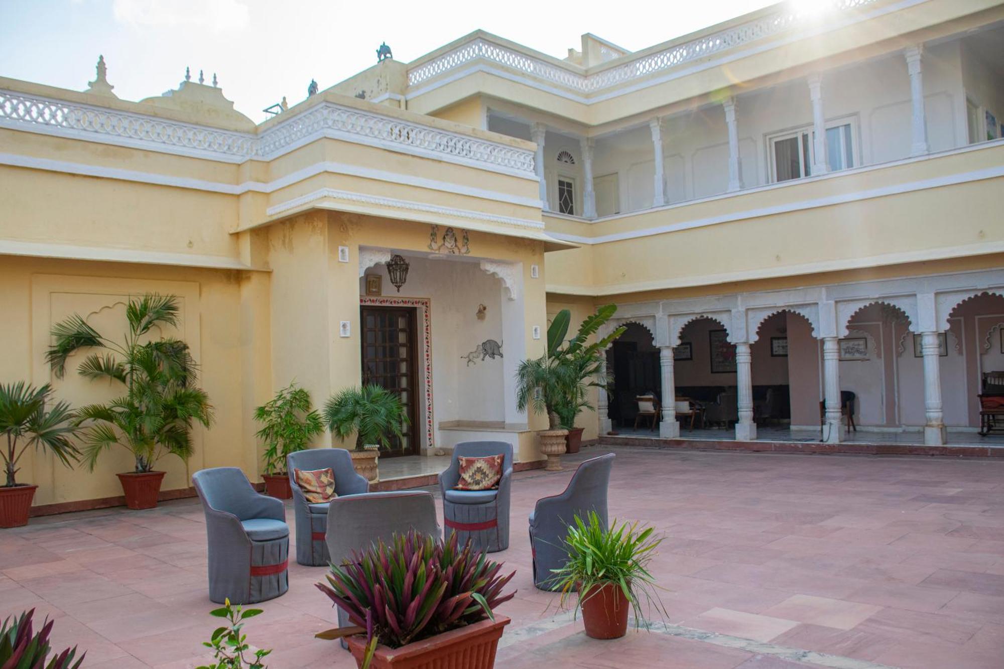 Homestay Titardi Garh- 18th Century Castle