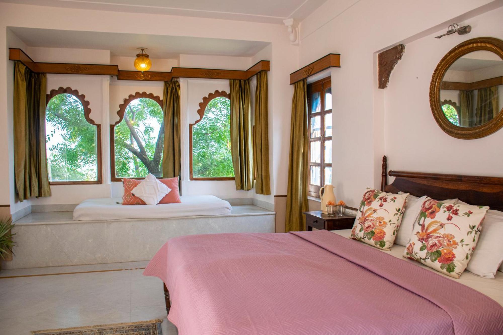 Titardi Garh- 18th Century Castle Homestay *